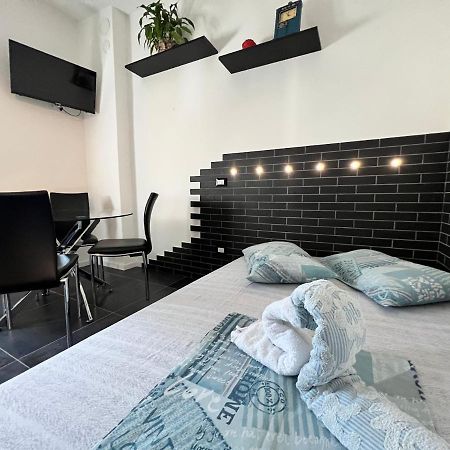 Blaxej, Nel Cuore Di Verona, Moderno Ed Elegante, 4 Posti Letto, Wi-Fi, Self Check In Leilighet Eksteriør bilde