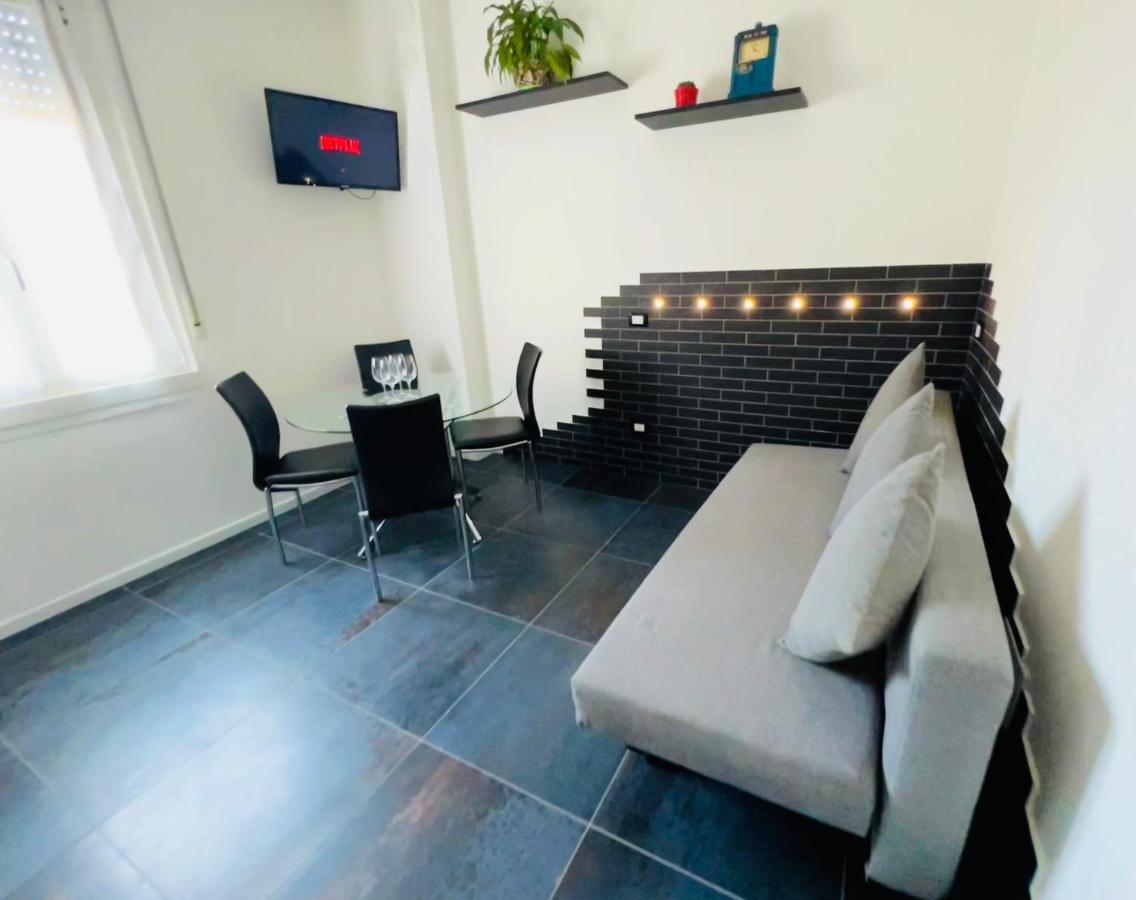 Blaxej, Nel Cuore Di Verona, Moderno Ed Elegante, 4 Posti Letto, Wi-Fi, Self Check In Leilighet Eksteriør bilde