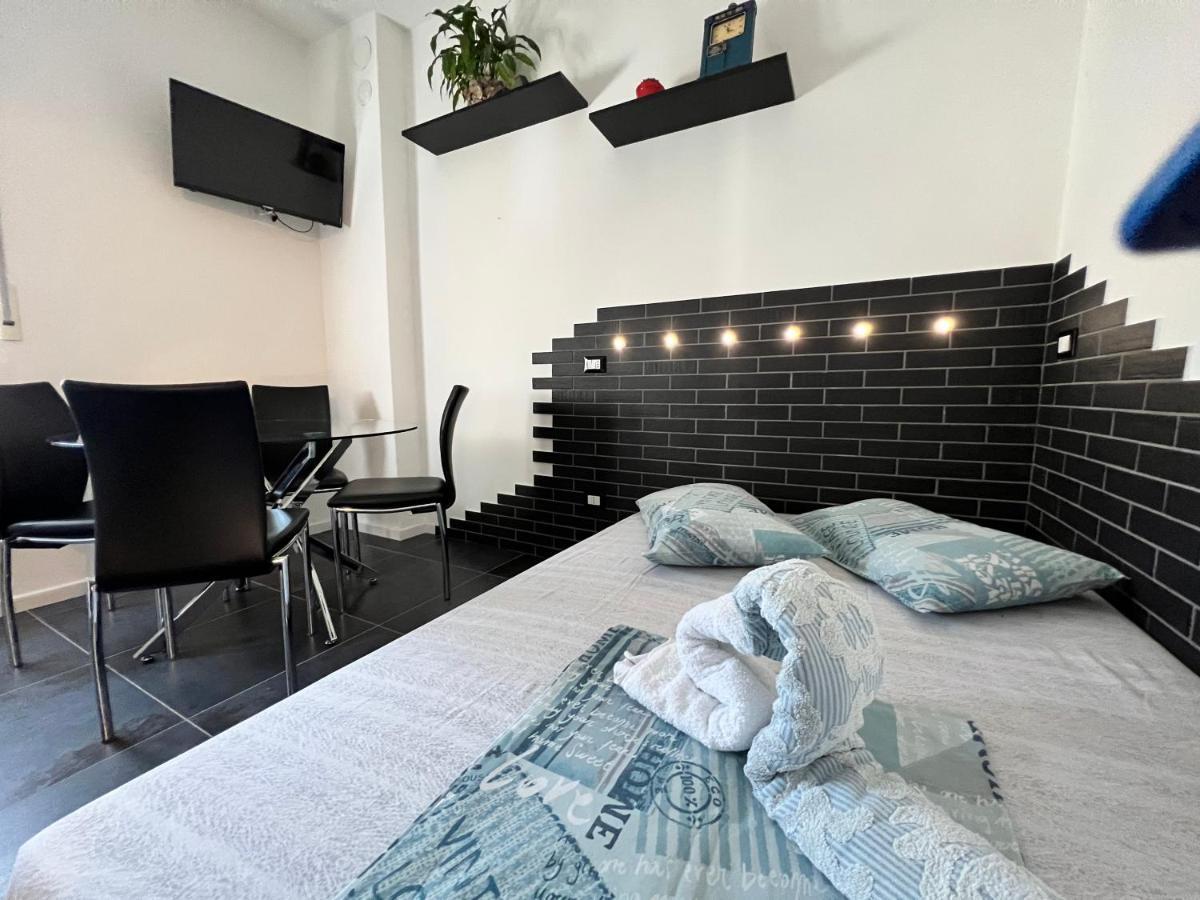 Blaxej, Nel Cuore Di Verona, Moderno Ed Elegante, 4 Posti Letto, Wi-Fi, Self Check In Leilighet Eksteriør bilde